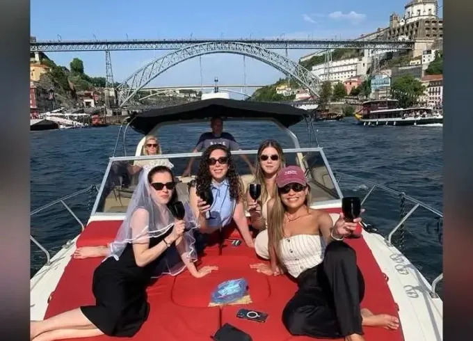 Private Cruise in Porto onboard Princess Riviera 286 Yacht