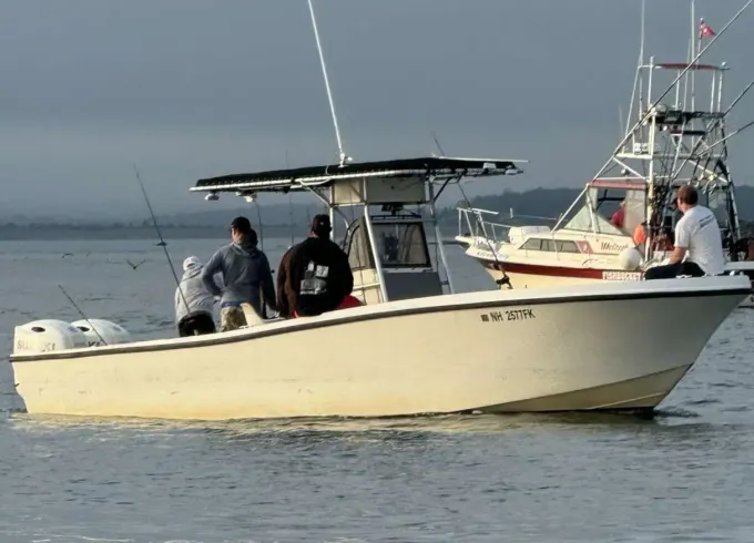 Fast and Fun Fishing or Cruising Boat | 27' Mako Center Console