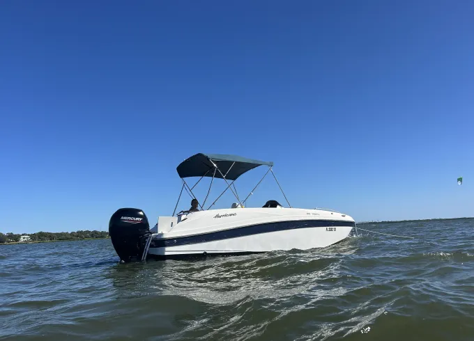 2022 Hurricane Sundeck Sport 192RL | 10 person capacity!