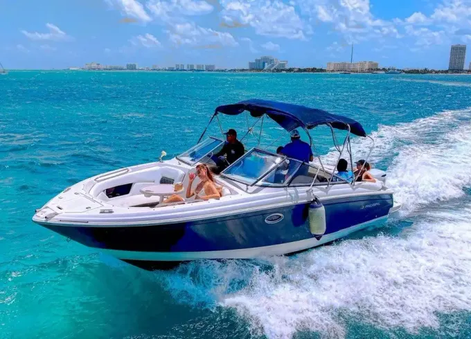 The best Motor Boat around Cancun to cruise a perfect day!