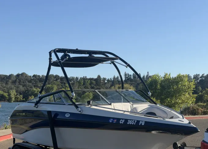 2001 Crownline 192BR Bowrider - Folsom Lake - 8 Person Boat Rental