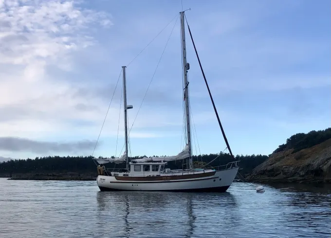 Stay Warm and dry, year-round cruising San Juan’s and Seattle charters