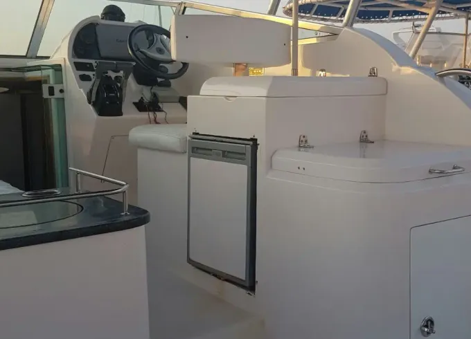 Dubai Boat Rental 🐬 - Spacious Fishing Boat For 10 People In Dubai, UAE