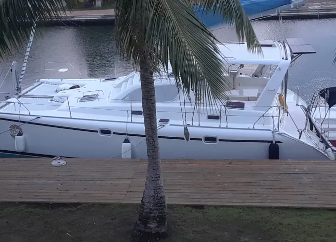 Leopard 38 Luxury Sailing Catamaran in Placencia, Belize