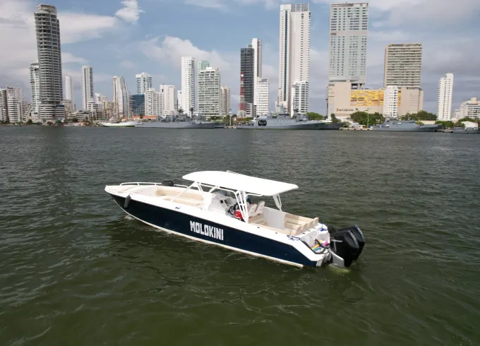 42ft Firpool Center Console Boat for Charter in Cartagena / Rosario Islands
