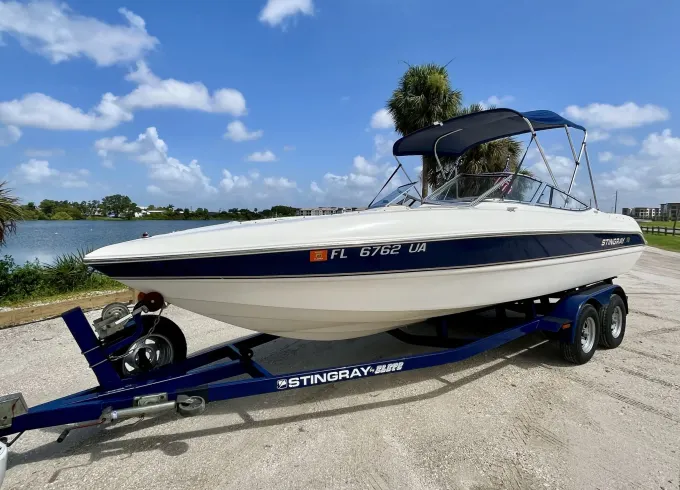 Classic Stingray LX30 Boat In Sarasota, Florida