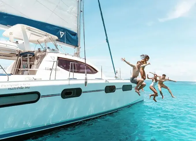 Dream Voyage: 47ft Leopard