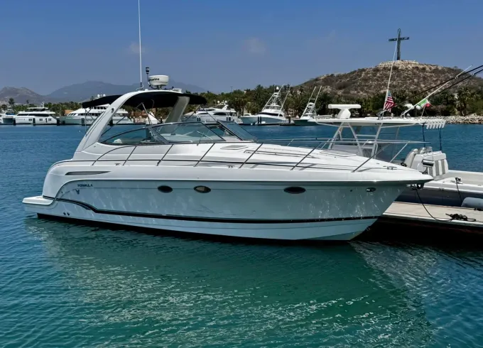 Nice Formula 37 ft Yacht in Cabo San Lucas