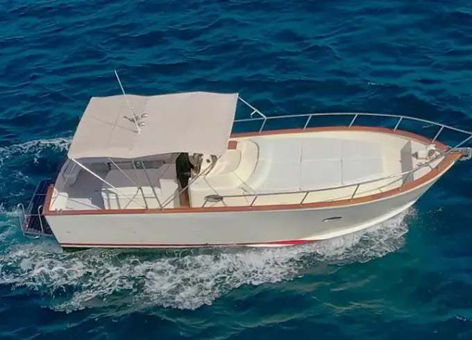 33ft Lancia Sorrentina Rental in Sorrento, Italy