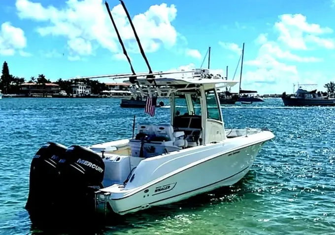 Luxury Class Boston Whaler 250 Outrage Center Console with USCG Licensed Captain