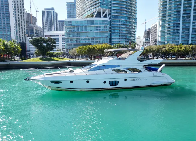 Azimut Flybridge 62' luxury yacht for rent in Miami-Ft. Lauderdale