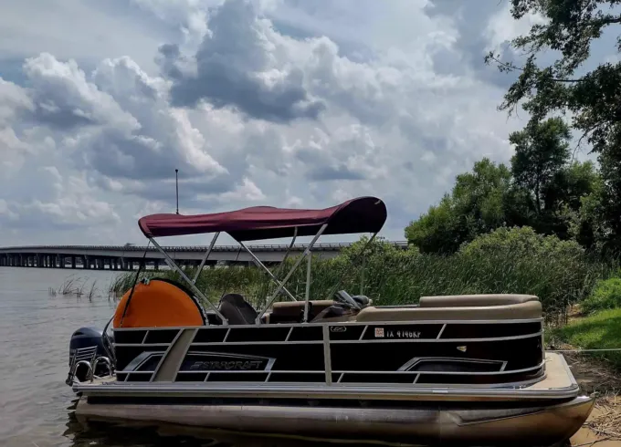 Starcraft Pontoon Boat Rental for Lake Athens TX or Cedar Creek Reservoir TX
