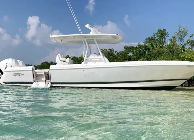 32ft Intrepid Power Boat Rental US Virgin Islands Trip