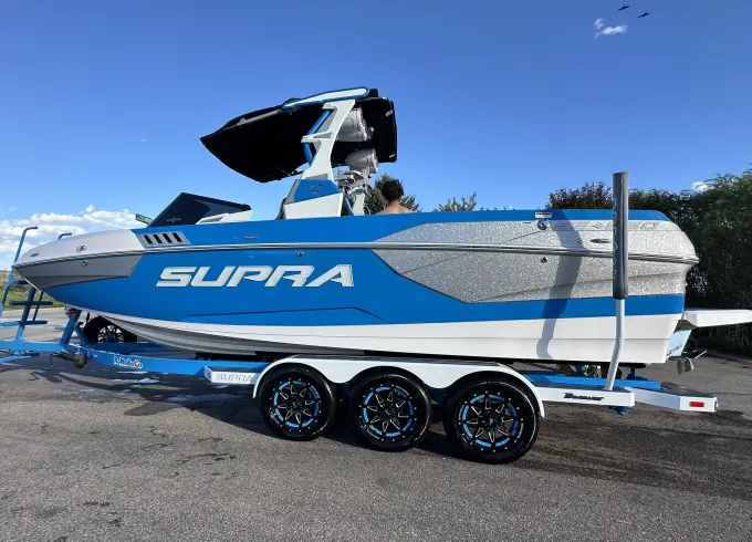Supra SE550 Wake-Surf Boat