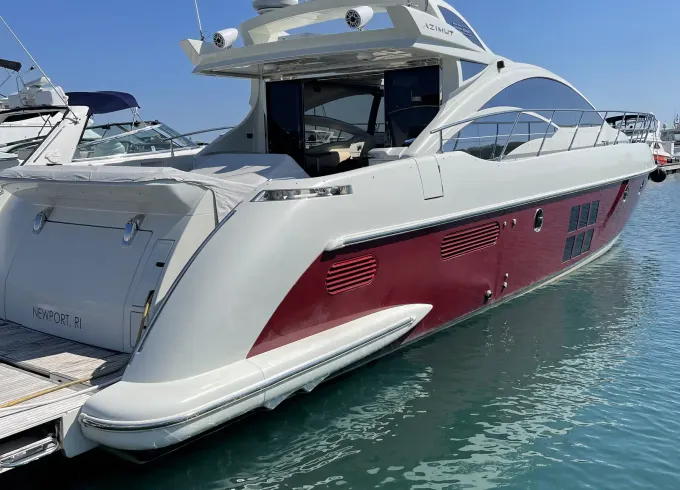 62' Azimut Italian Luxury Yacht for Rent  in Chicago, Illinois for 13 Guests