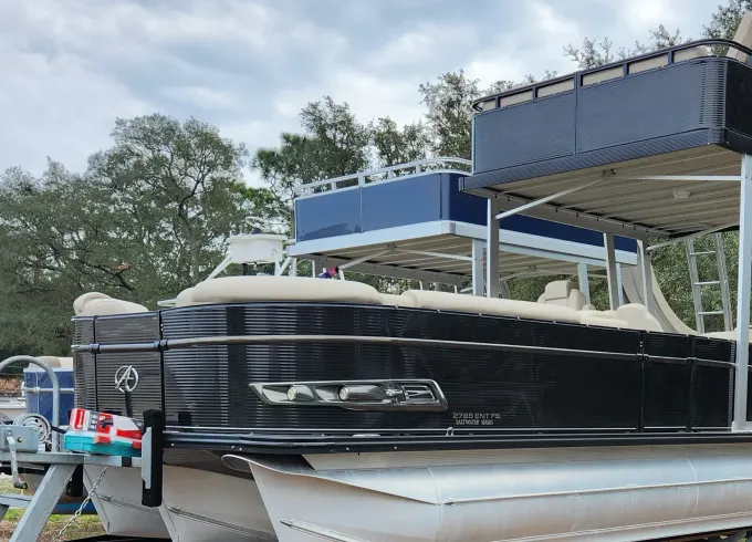 2022 Avalon Platinum Catilina Funship 28ft Double Decker with slide