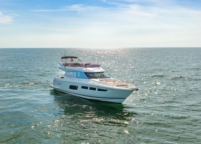 Prestige 550 Flybridge  Luxury Yacht Charter in Chicago
