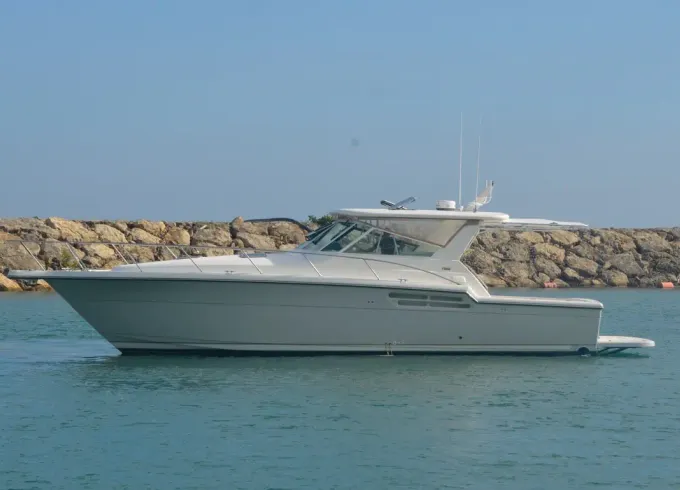 Tiara 42 Motor Yacht For Rent In Casa De Campo La Romana