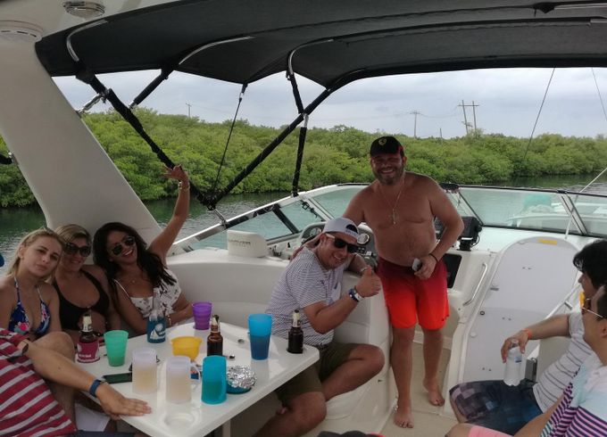 Carver 55 Motor Yacht in Cancun Costa Mujeres