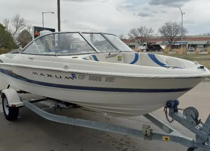 18ft Maxxum Deck Boat Rental in Loveland, Colorado!!