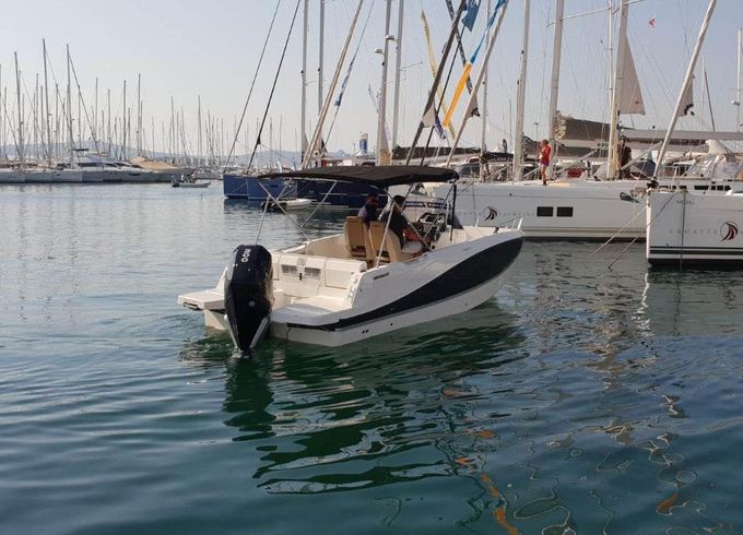 Quicksilver 755 Activ Open Boat Rental in Trogir and Split
