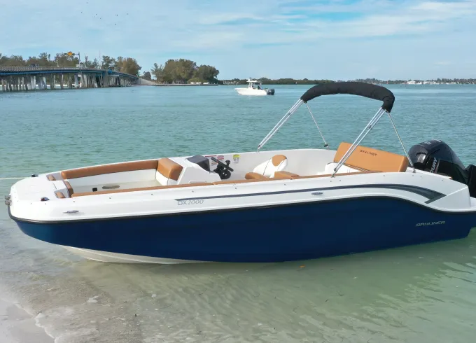 20ft. Bayliner Bowrider - Island Hopper!
