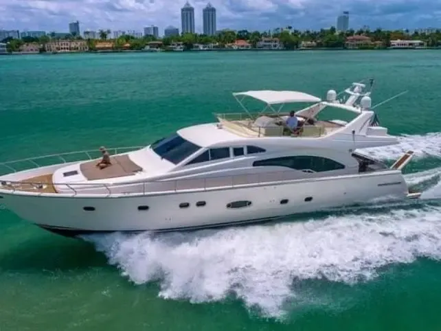 80ft Ferretti Jacuzzi Incredible Luxury Yacht In Miami!