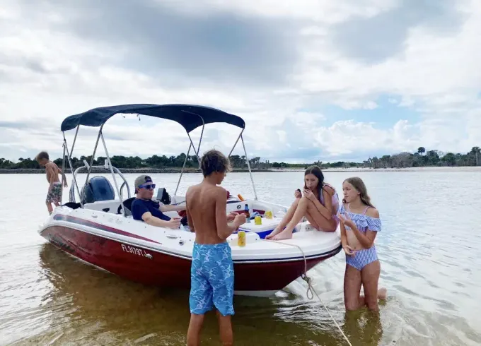 Hurricane Sport Deck Boat.  St Augustine or Palm Coast 9 Passenger Free Fuel