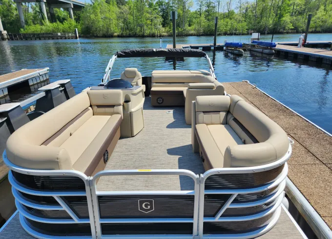 Perfect day on Lake Wylie with 22ft Godfrey Pontoon!