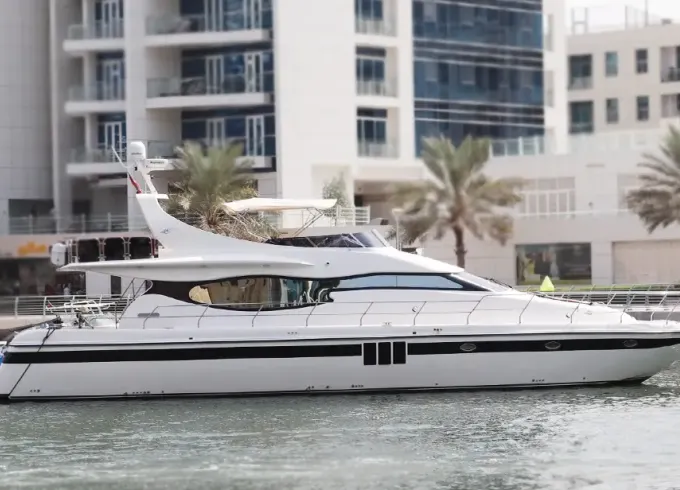 80ft Classic Luxury | 40 Pax | Large layout