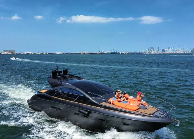 Private Luxury Yacht In Miami | Azimut 58ft