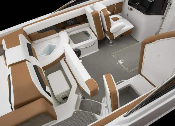 Four winns 240OB Deckboat Charter in Bol, Croatia