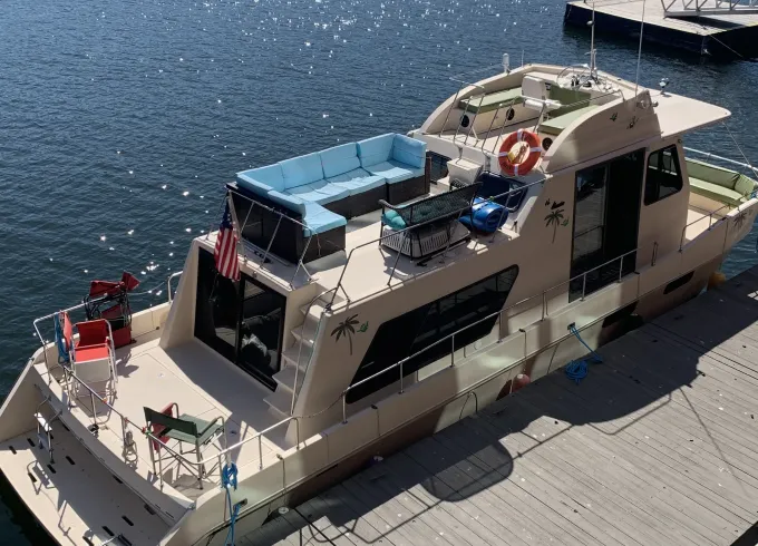 Luxury Cruise on Holiday Mansion 39 Barracuda in Chelsea