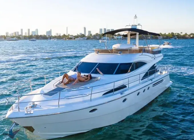 Incredible 68' Fairline Flybridge Yacht in Cancun and Isla Mujeres