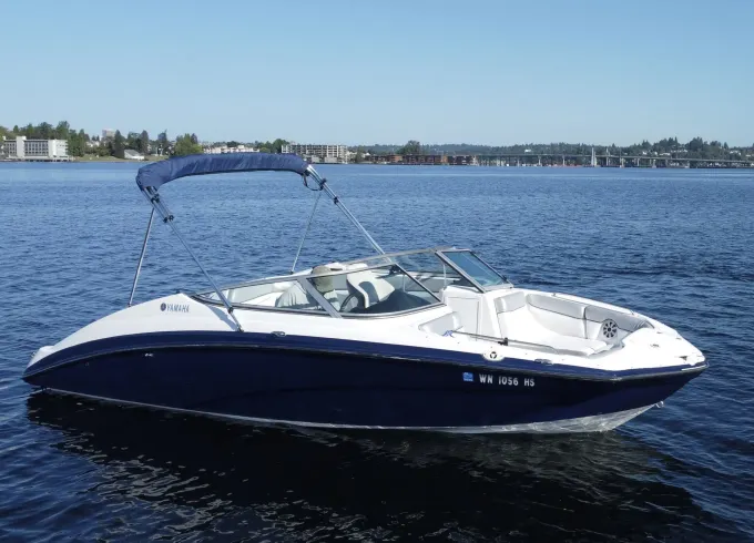 Fun and Fast 21ft Yamaha Jet Boat! Lake WA/Lake Union