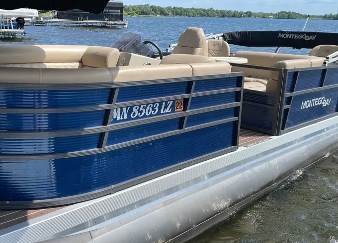 Family & Friends Fun – 23ft Luxury Montego Bay Tritoon Charter in Aitkin