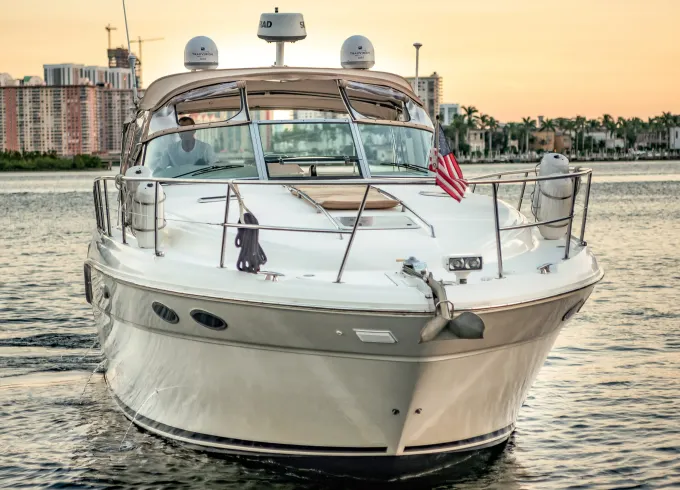 12 Passengers - 42ft SeaRay Sundancer Yacht
