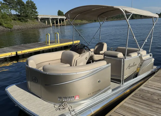 2017 AVALON PONTOON PERFECT DAY AT THE LAKE EFOILING AVAILABLE
