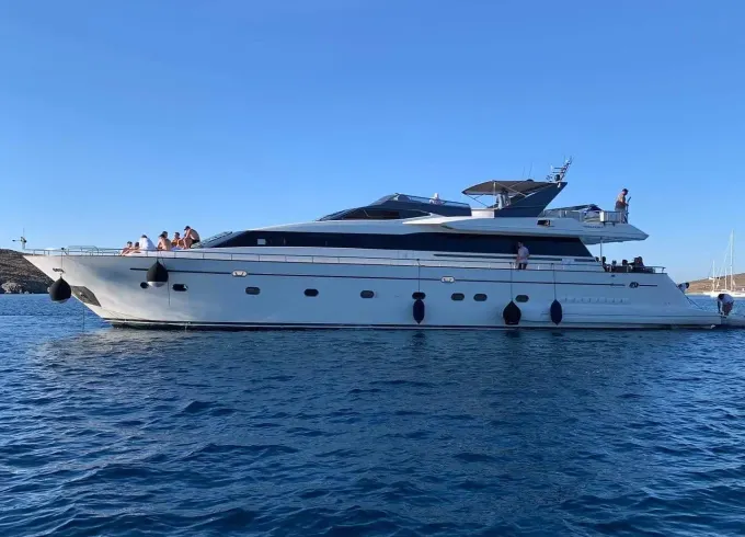LETS SAIL INTO LUXURY