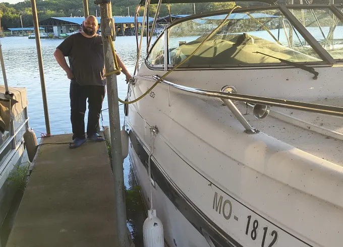 1998 Rinker Fiesta Vee 280 - 3 Beds On Fort Gibson lake!