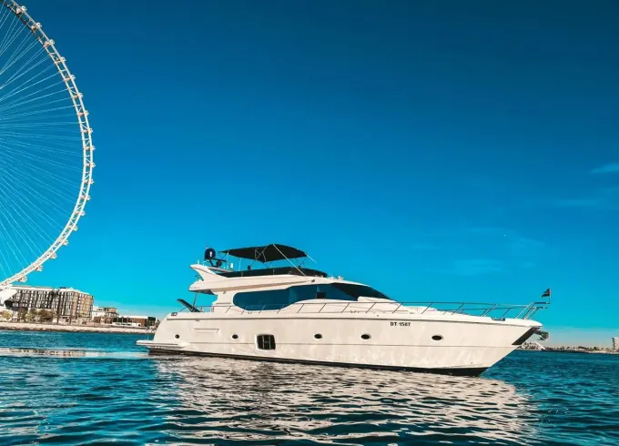 AZIMUT 82FT LUXURY JACUZZI YACHT IN DUBAI