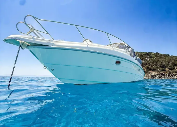 Exclusive Boat Experience with Aperitif & Overnight Stay on Regal Commodore 2660