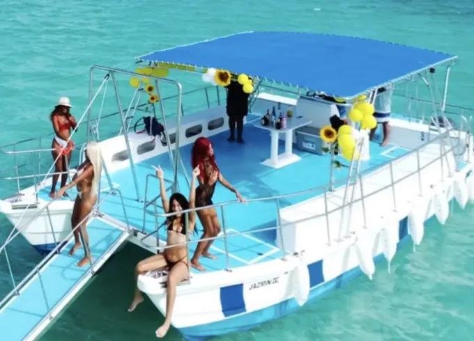 Exclusive Private boat rental to any occasion in punta cana🥳