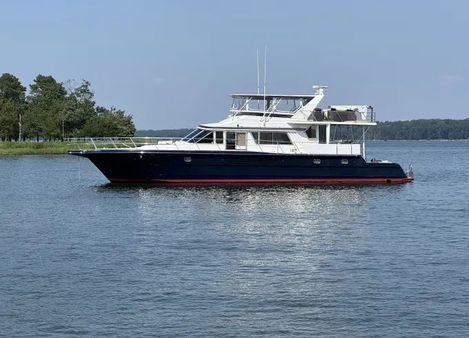 71’ Motor Yacht - $2500 4hrs l Captain Included l Perfect for Entertaining