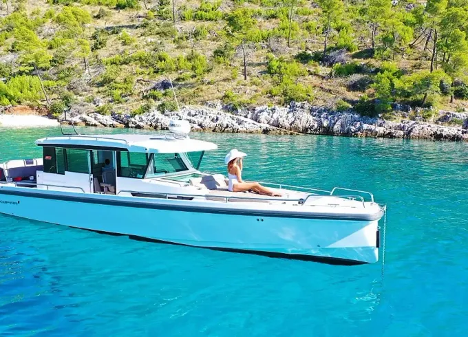 Axopar37C -  luxury speedboat - Split Brac Hvar - day and week charter