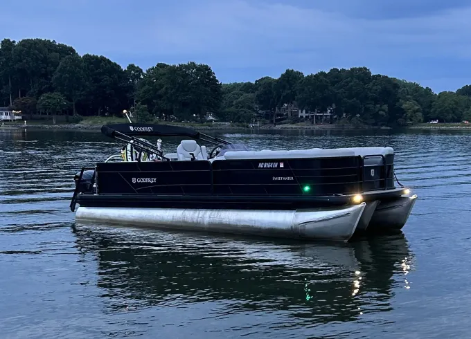 Pontoon 2020 Godfrey 250HP Yamaha - Sweetwater