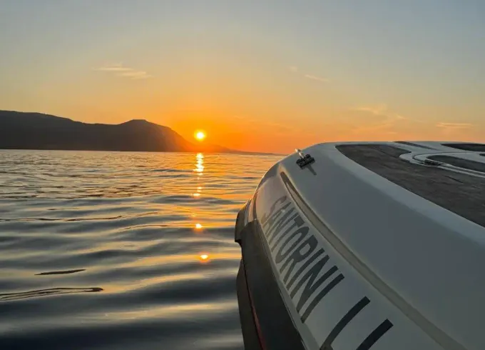 Hire Santorini RIB For 7 Guests