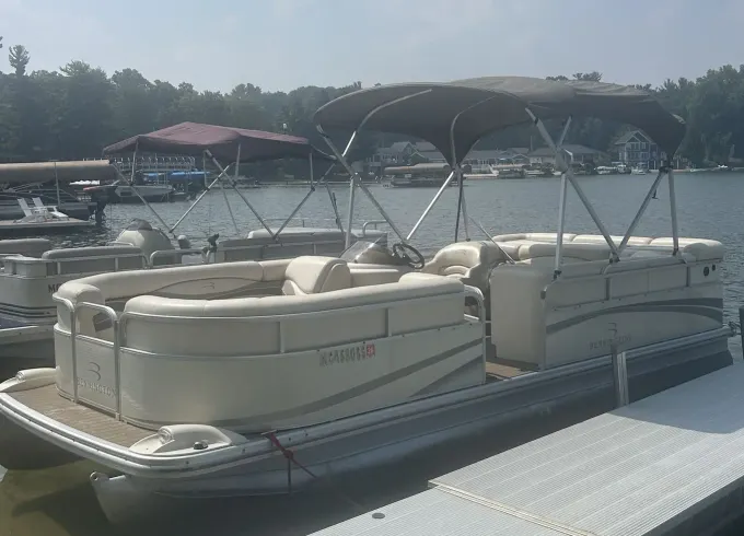 Bostwick Lake Pontoon Rental -  20ft Bennington