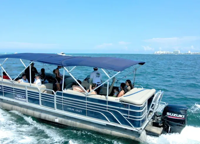 27ft Pontoon in Cancun for up to 12 people!