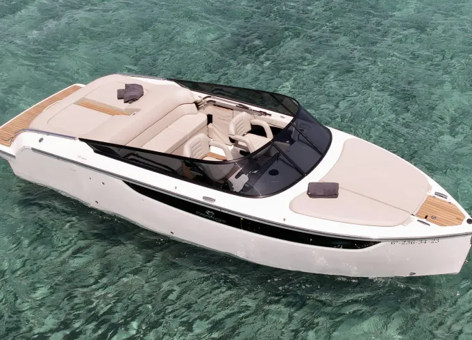 Discover Ibiza and Formentera aboard the Cranchi E26 Classic Yacht